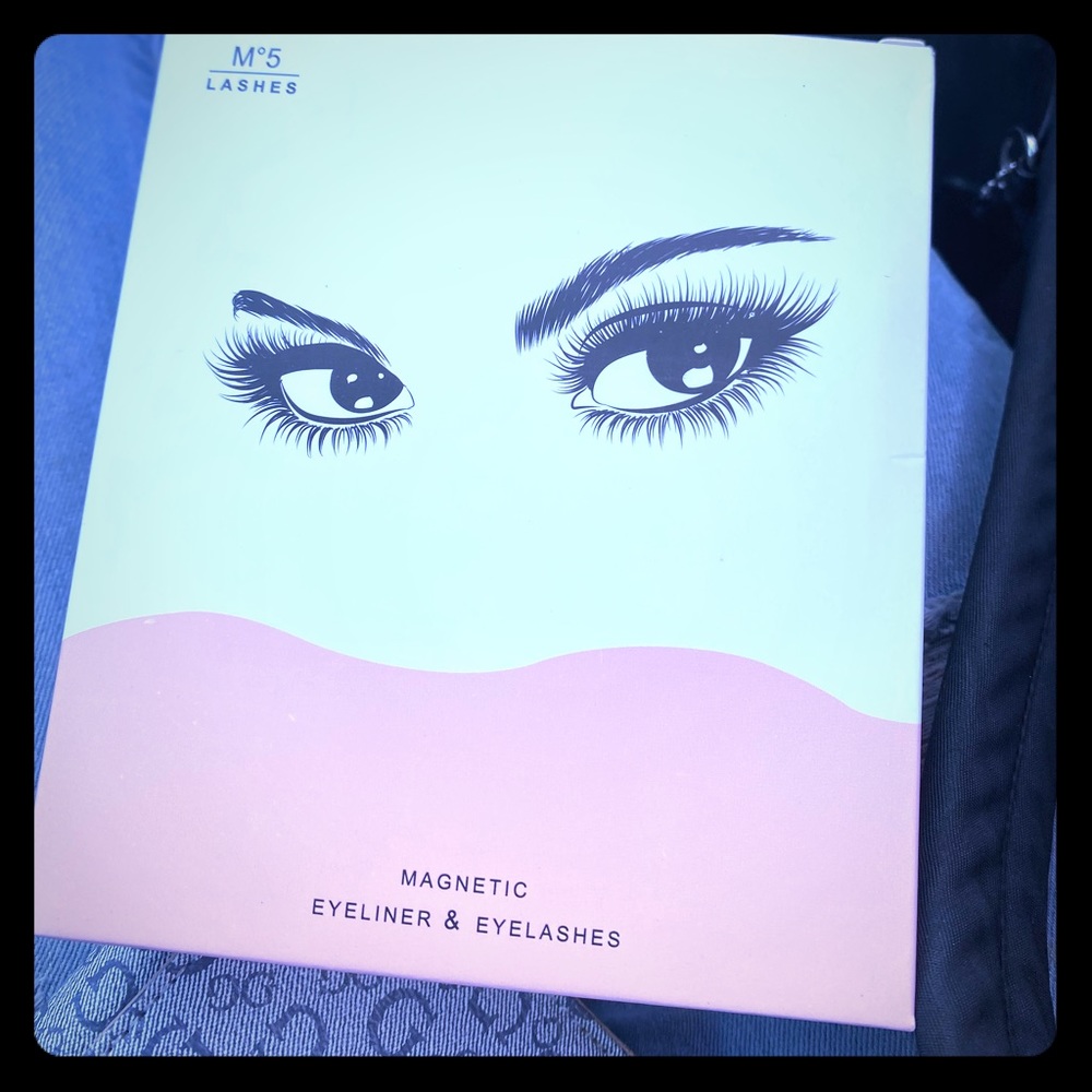 Magnetic eyeliner eyelash set
